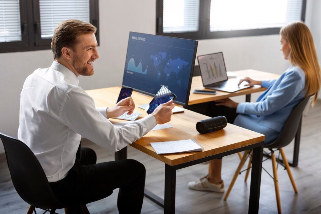 It Strategy &Amp; Specialist Consulting - -