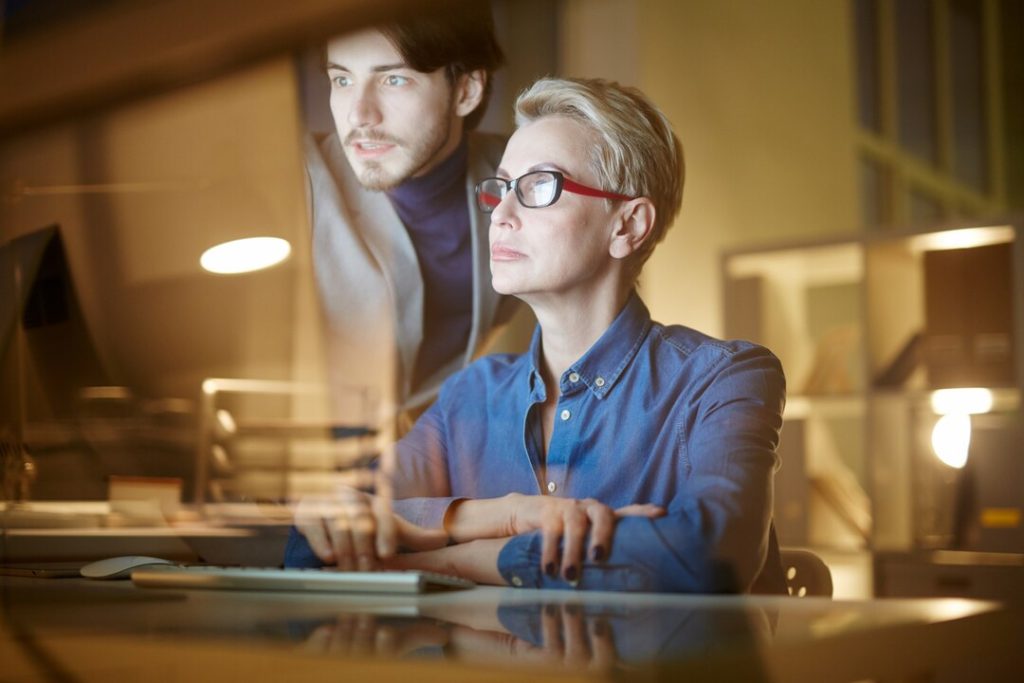It Strategy &Amp; Specialist Consulting - -